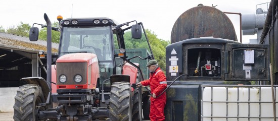 À compter du 1 juillet, les exploitants agricoles pourront bénéficier du tarif réduit d’accises sur le gazole non routier directement lors de l’achat à la pompe. Un formulaire en ligne doit être renseigné à cette fin.