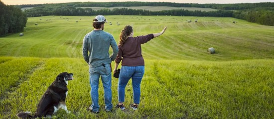 En cas de cession d’un bien réalisée par une EARL, l’associé exploitant doit avoir débuté son activité depuis plus de 2 ans pour satisfaire à la condition tenant au montant des recettes permettant de bénéficier de l’exonération de la plus-value professionnelle.