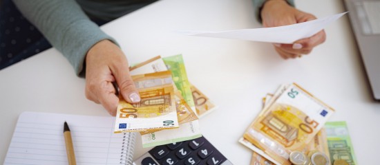 La refacturation à l’euro l’euro par une société à ses filiales de leur quote-part de prime d’assurance de groupe relative à un contrat qu’elle a souscrit auprès d’un assureur est exonérée de TVA.