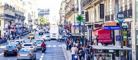 La cession du capital social d’une société franchiseur n’emporte pas la cession des contrats des franchisés si bien que l’opération ne requiert pas l’accord de ces derniers.