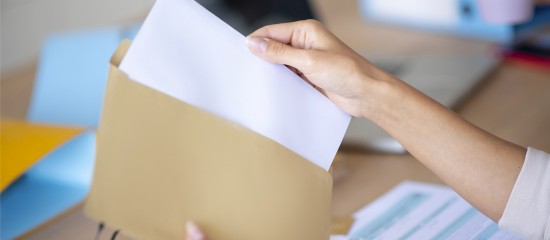 Toutes les associations peuvent demander la communication de documents administratifs, sauf notamment si ces documents sont couverts par un secret protégé par la loi ou si leur occultation préalable pour des raisons de confidentialité engendre une charge de travail disproportionnée pour l’administration.