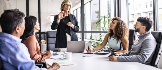 Lorsqu’une SARL se transforme en SAS ou en SA, l’assemblée générale des associés doit approuver le rapport sur la valeur de l’actif social et le procès-verbal de l’assemblée doit mentionner expressément cette approbation.