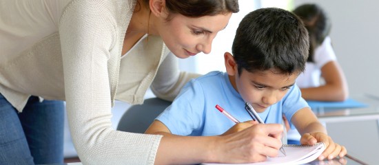 L’association d’enseignement à distance et de soutien scolaire qui choisit ses élèves fonctionne au profit d’un cercle restreint de personnes et elle ne peut pas, en conséquence, transmettre des reçus fiscaux à ses donateurs.