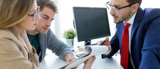 Lorsque le notaire du vendeur indique le prix de vente d’un bien immobilier à un candidat à l’achat en précisant que son client examinera la réponse de ce dernier, il ne s’agit pas d’une offre de vente.