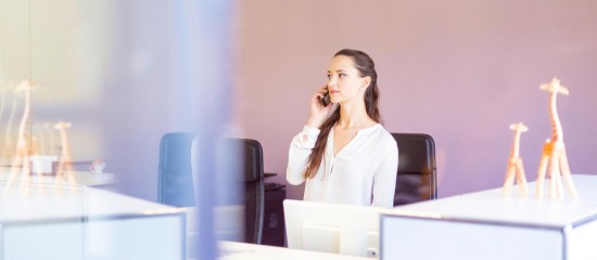 Un médecin qui réserve une chambre d’hôtel pour participer à un congrès médical est considéré comme un consommateur et peut donc agir contre les clauses abusives de ce contrat d’hébergement.