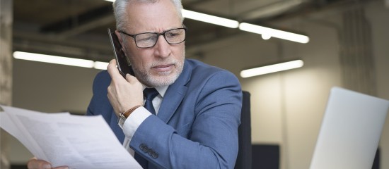 Un notaire peut faire appel d’une décision disciplinaire rendue à son encontre dans le délai d’un mois à compter du jour de la décision lorsqu’elle est rendue en sa présence. En sa qualité de professionnel du droit, il est censé connaître ce délai.