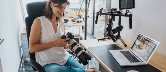 Les œuvres d’art visées par l’exonération de cotisation foncière des entreprises (CFE) des photographes auteurs correspondent aux œuvres de l’esprit.