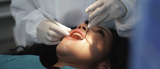 Dès le 1 janvier 2025, les mesures de régulation du conventionnement des chirurgiens-dentistes libéraux en zone non prioritaire (ZNP) vont entrer en vigueur. Rappel sur ces nouvelles règles d’installation instituées par la convention dentaire 2023-2028.