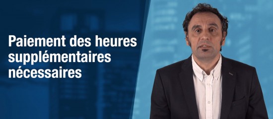 Lorsqu’un salarié effectue des heures supplémentaires en raison de sa charge de travail, son employeur est tenu de les lui rémunérer.