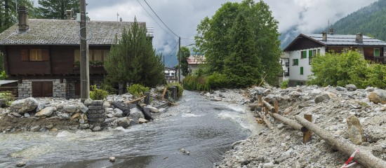 Les entreprises en difficulté à la suite des récentes inondations survenues dans les Alpes-Maritimes peuvent demander un report du paiement de leurs cotisations sociales.