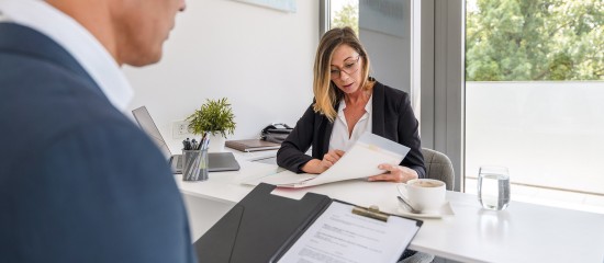 L’employeur qui modifie une convention de rupture conventionnelle après un refus d’homologation de l’administration doit respecter un nouveau délai de rétractation de 15 jours.